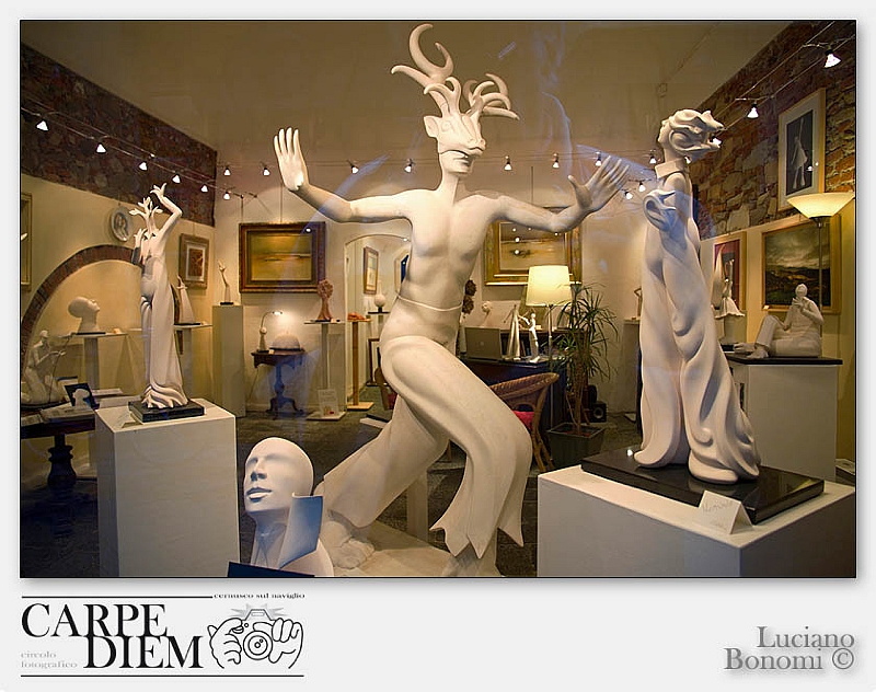 Sculture in vetrina.jpg